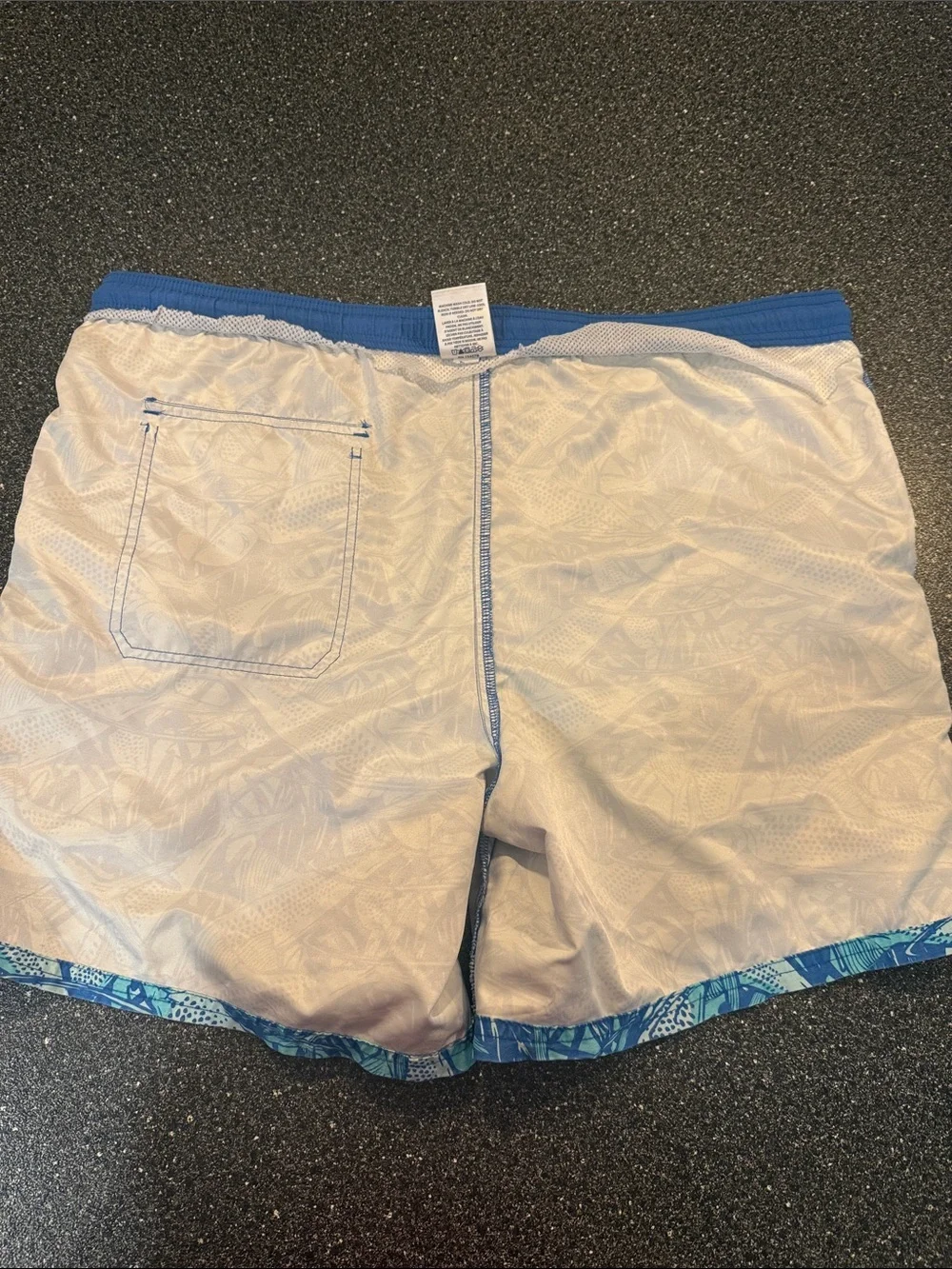 Vineyard Vines lightweight swim